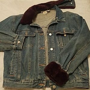 VINTAGE Blue Jean jacket with faux fur trimming